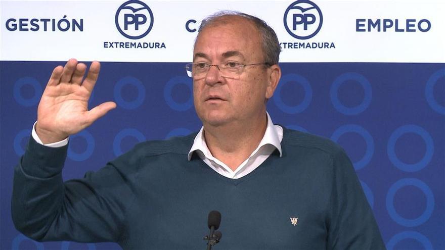 Monago explica a la empresa familiar su &quot;revolución fiscal&quot;, que cifra en 70 millones