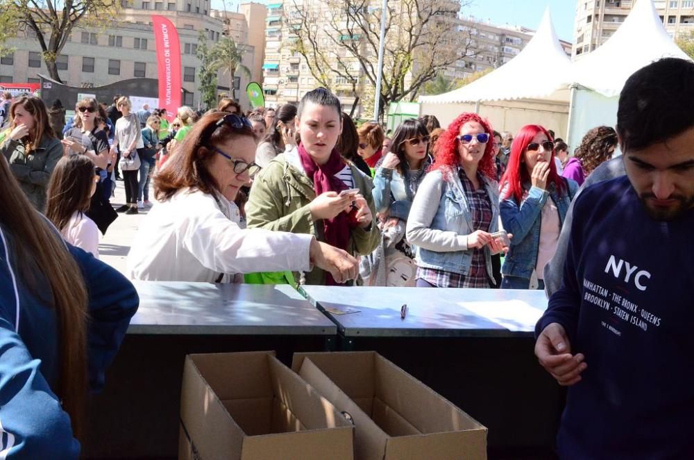 Entrega de dorsales de la III Carrera de la Mujer