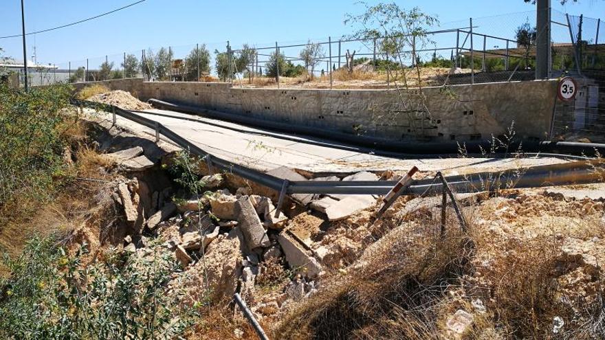 Benejúzar inicia la reparación del vial a la piscina y el IES en el paraje de La Pilarica