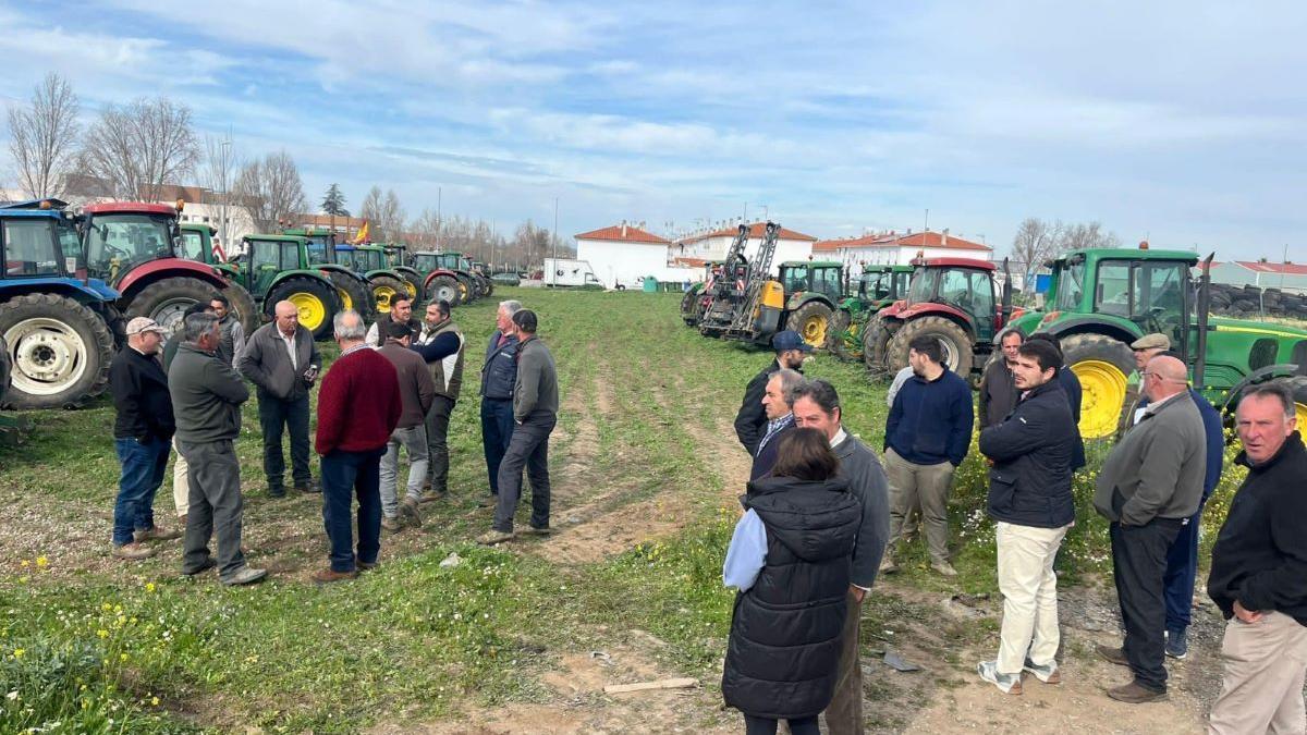Los agricultores que han protagonizado la protesta.