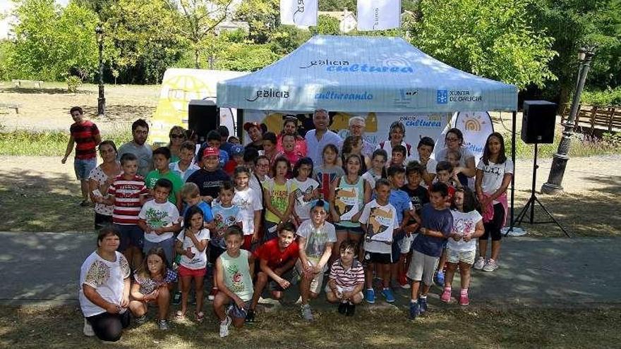 Los niños disfrutando de la actividad ayer. // Faro