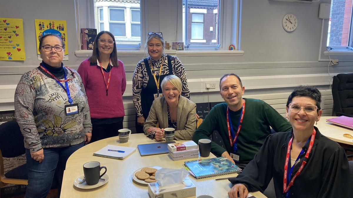 Imagen de la experiencia de los docentes de Piles en una escuela de Liverpool