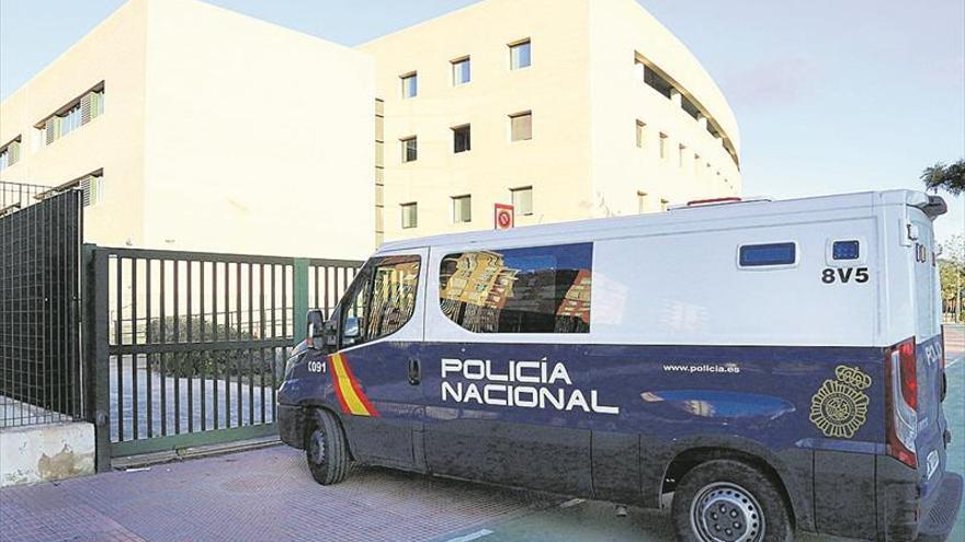 Piden seis años para un ladrón por robos en 14 negocios de Castelló