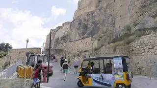 Otro verano sin reglas para los tuctucs en Alicante