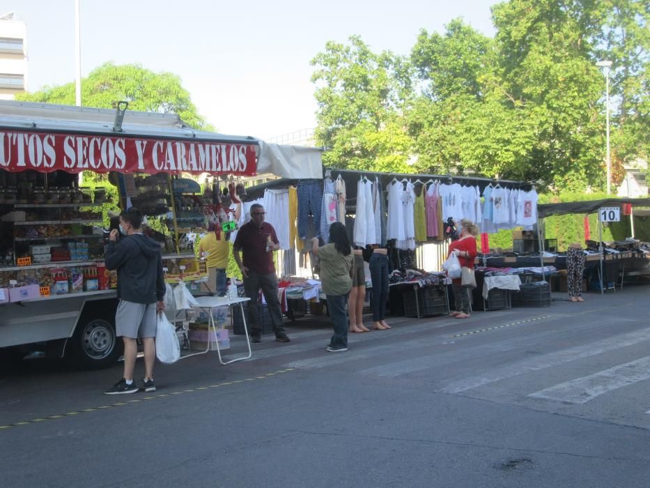 Mercado ambulante de Burjassot, en su nueva ubicación provisional.