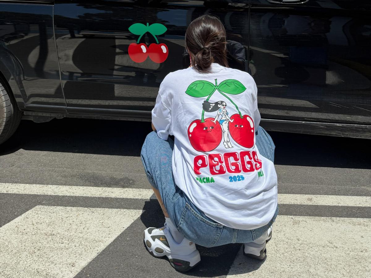 La nueva camiseta edición limitada de Peggy Gou y Pacha Ibiza.