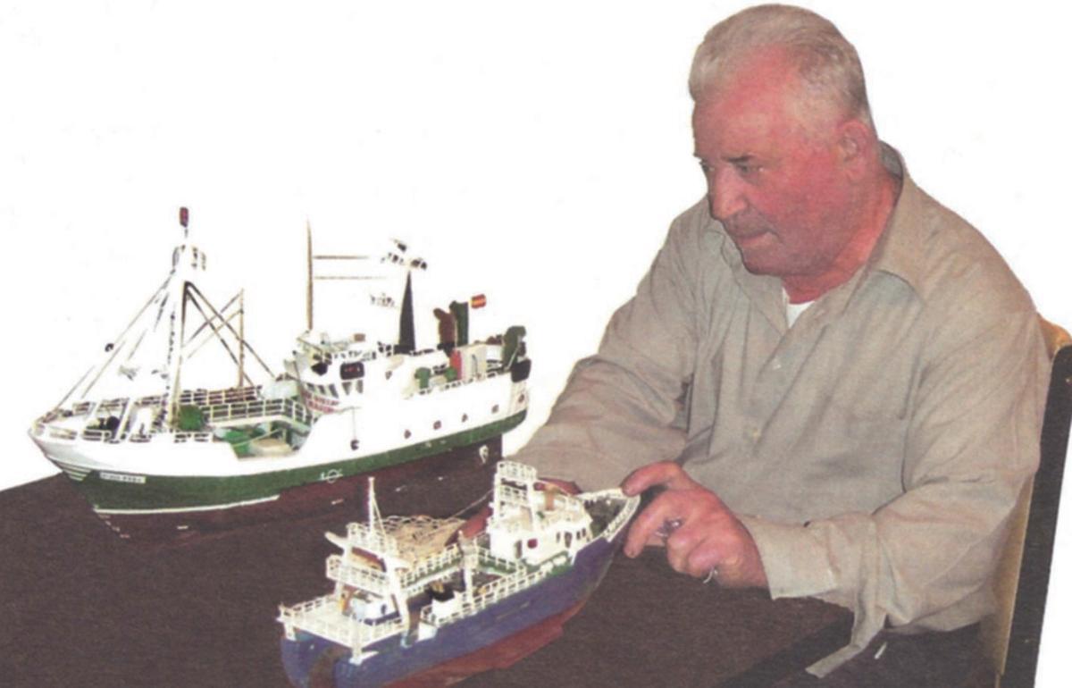 Xosé Tomé maquetista. | Arquivo do autor