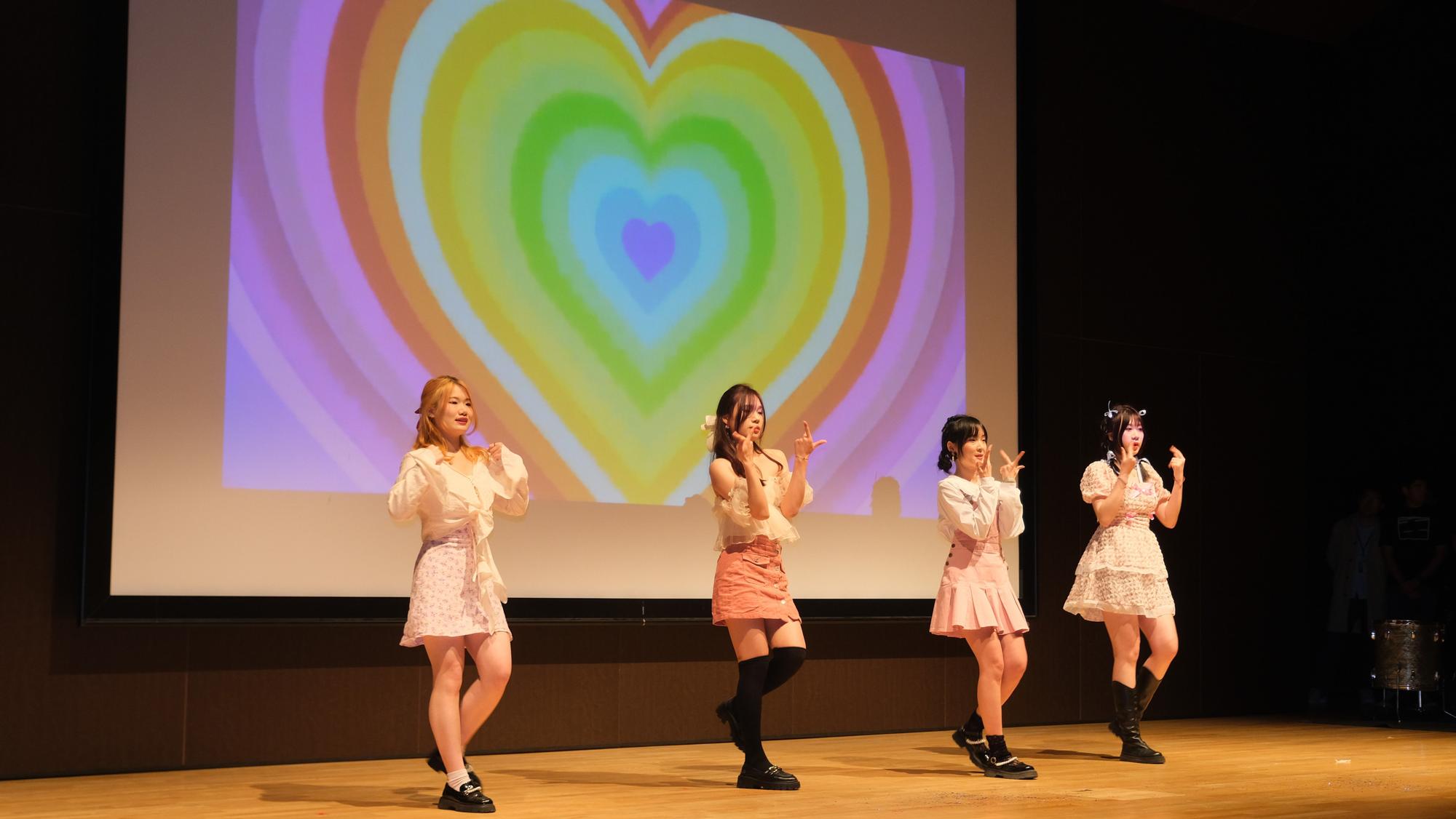 El primer festival estudiantil de la cultura china en València, en imágenes