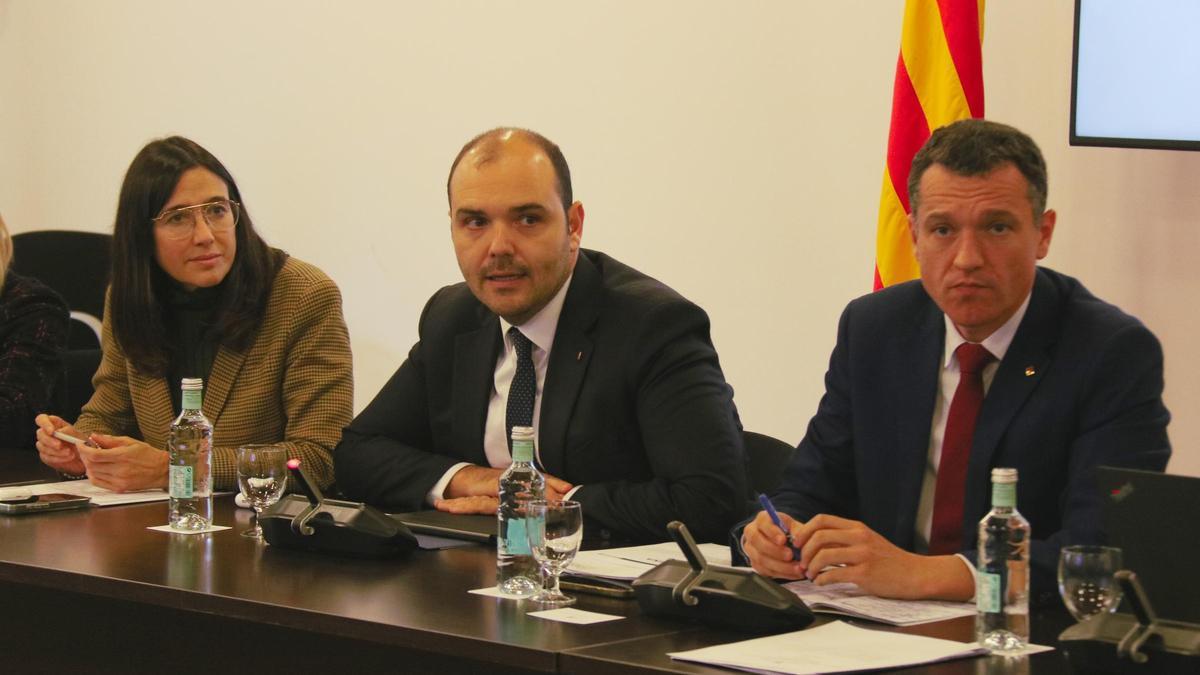 Els consellers Albert Dalmau, Òscar Ordeig i Núria Parlon es reuneixen amb els alcaldes dels municipis de la zona afectada per la pesta porcina africanA