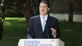 Mañueco tacha de "despreciable" la comparación de la financiación de Cataluña con la fiscalidad diferenciada