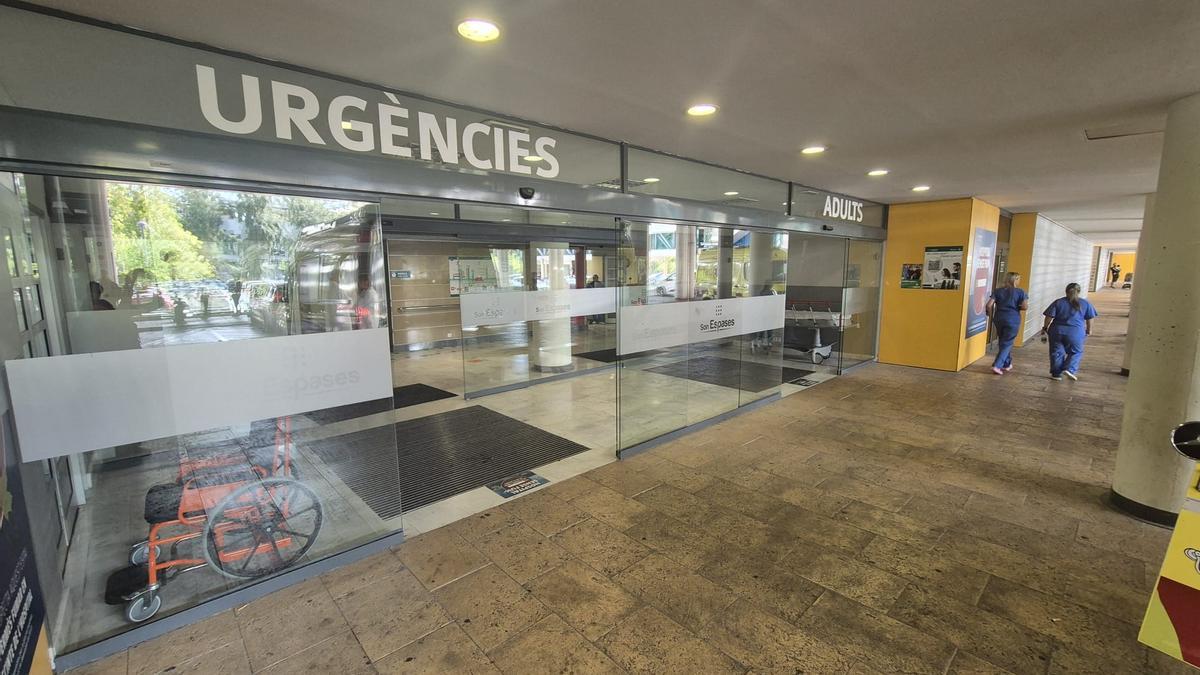 La entrada del servicio de Urgencias del hospital Son Espases.