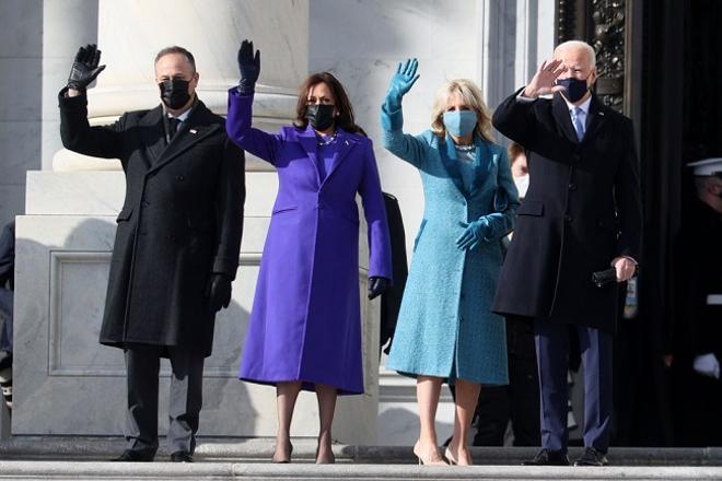 Douglas Emhoff, Kamala Harris y Jill Biden en la investidura de Joe Biden como presidente de los Estados Unidos