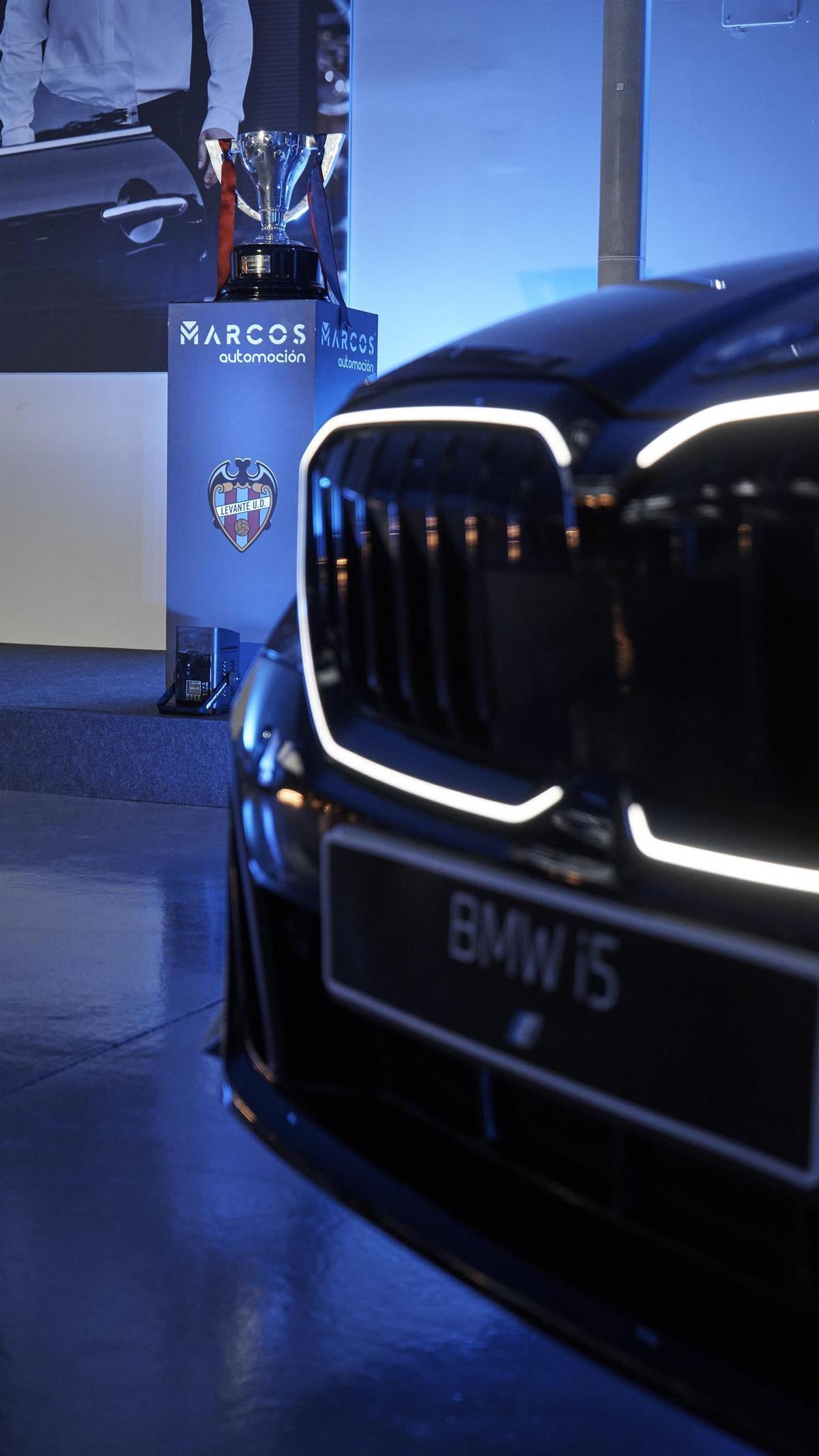 BMW Marcos Automoción presenta en Valencia su renovado concesionario con una experiencia única para los sentidos.
