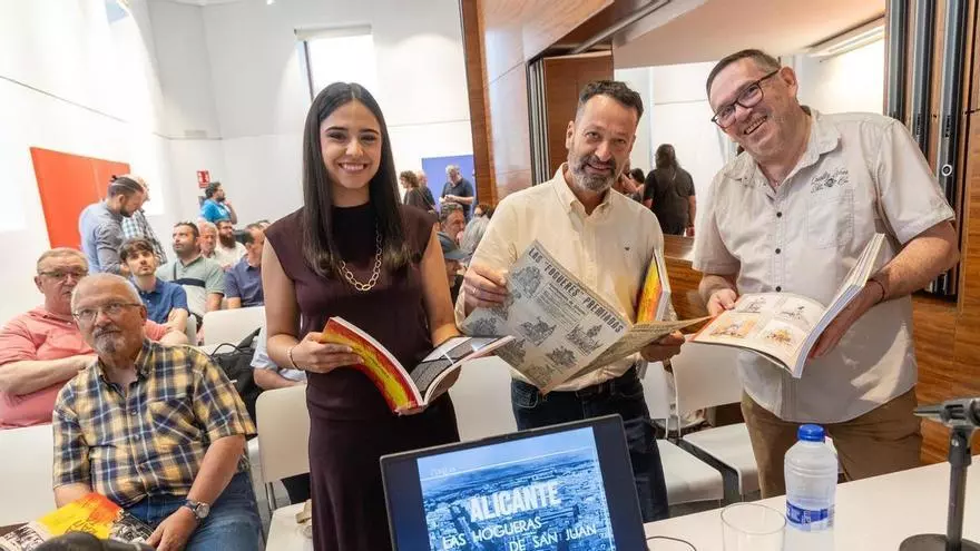 La barraca El Cabasset presenta su llibret titulado "Els quaranta'
