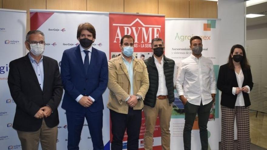 Organizadores y patrocinadores, durante la presentación de la jornada empresarial que se celebra en Feval.