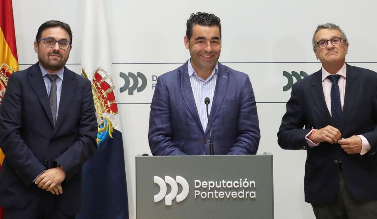 Rego, López y Aladro, tras la reunión de ayer. |  FdV