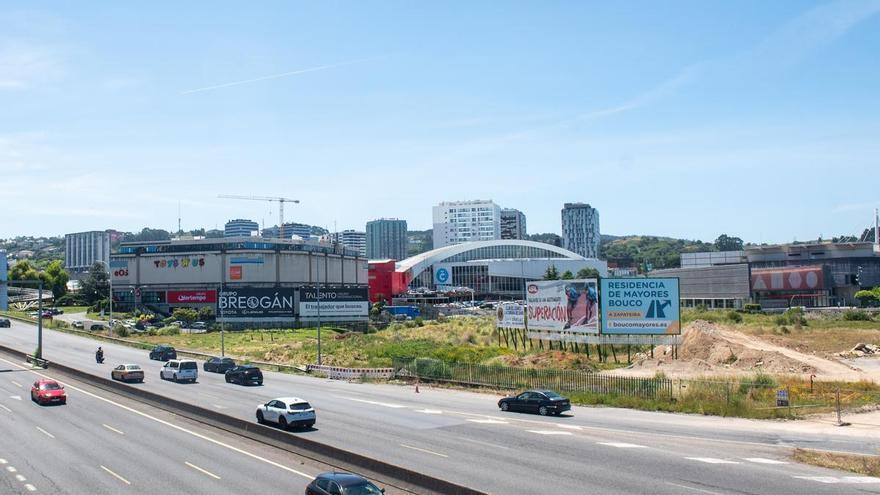 Tres torres marcan el futuro del ala oeste de la avenida de Alfonso Molina y la entrada de A Coruña
