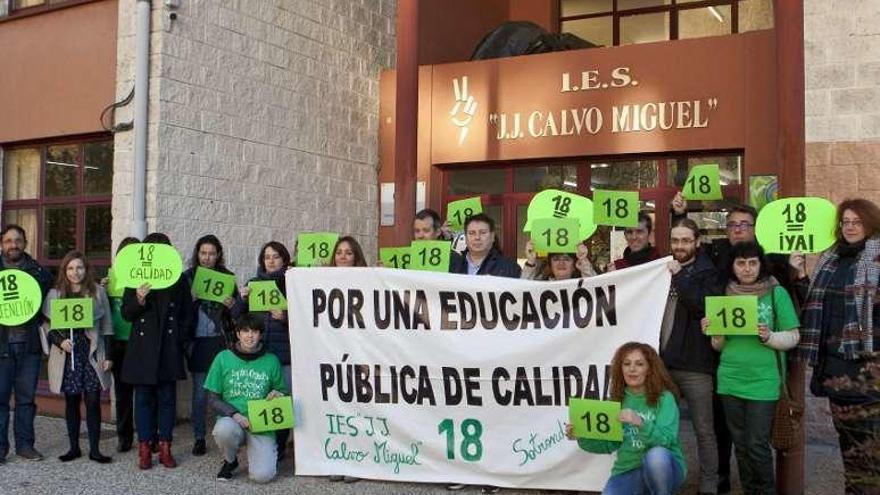 Profesores del IES Calvo Miguel piden la vuelta a las 18 horas lectivas