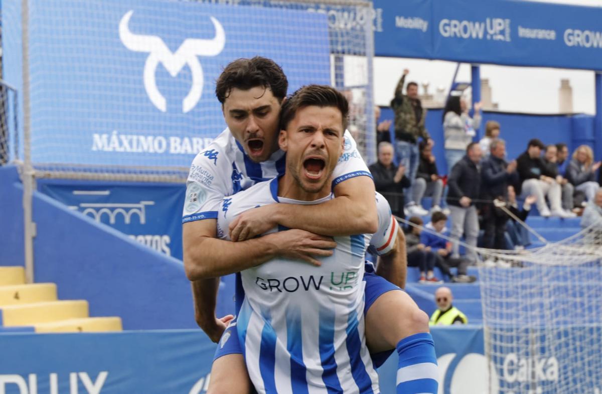 Pablo Carbonell celebra el gol del triunfo del Alcoyano contra el Ibiza.