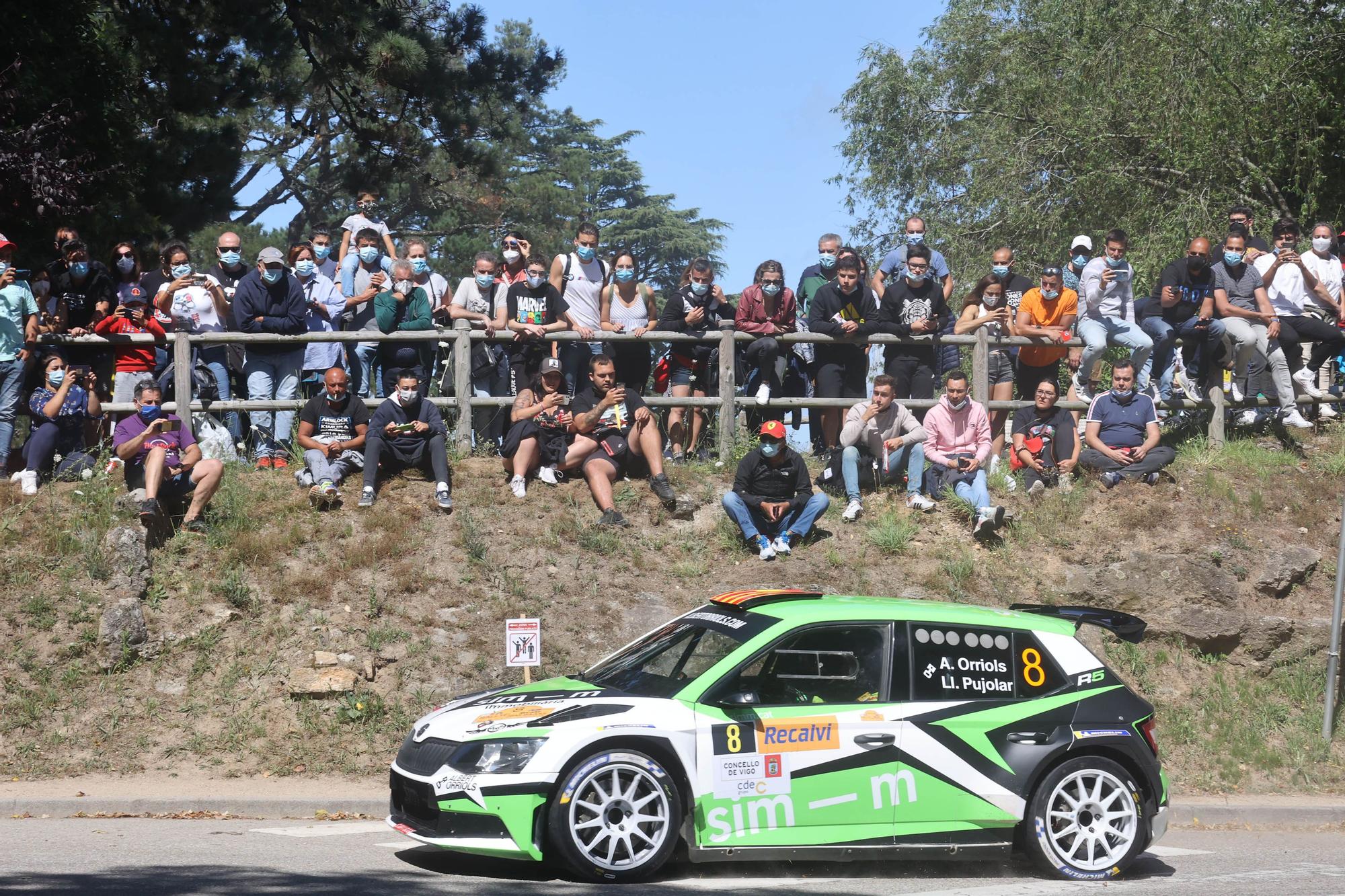 El espectáculo del Rallye Rías Baixas se apodera de O Castro