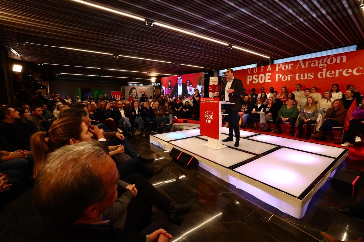 Pedro Sánchez junto a Pilar Alegría en el mitin central del PSOE en Teruel. Pedro Sánchez junto a Pilar Alegría en el mitin central del PSOE en Teruel.