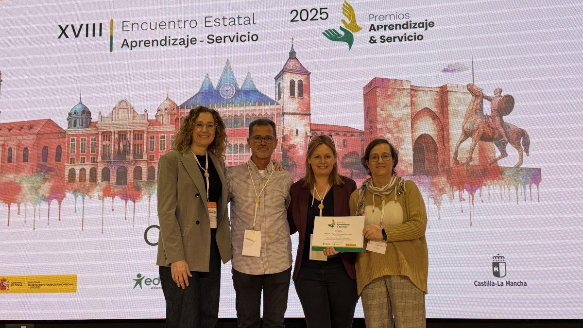 El proyecto “Técnicos de Farmacia y Arambia” de El Colegio Escolapias Santa Engracia de Zaragoza, finalista nacional en los Premios Aprendizaje Servicio.