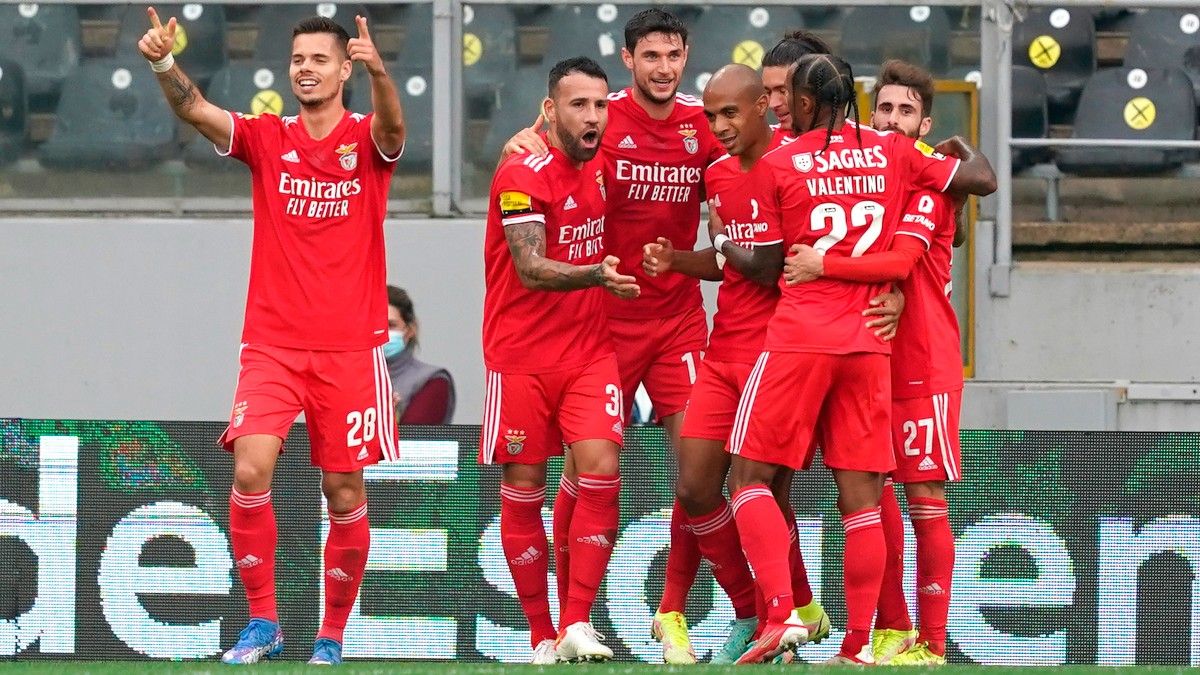 El Benfica celebra su victoria por 1-3 frente al Vitória Guimaraes