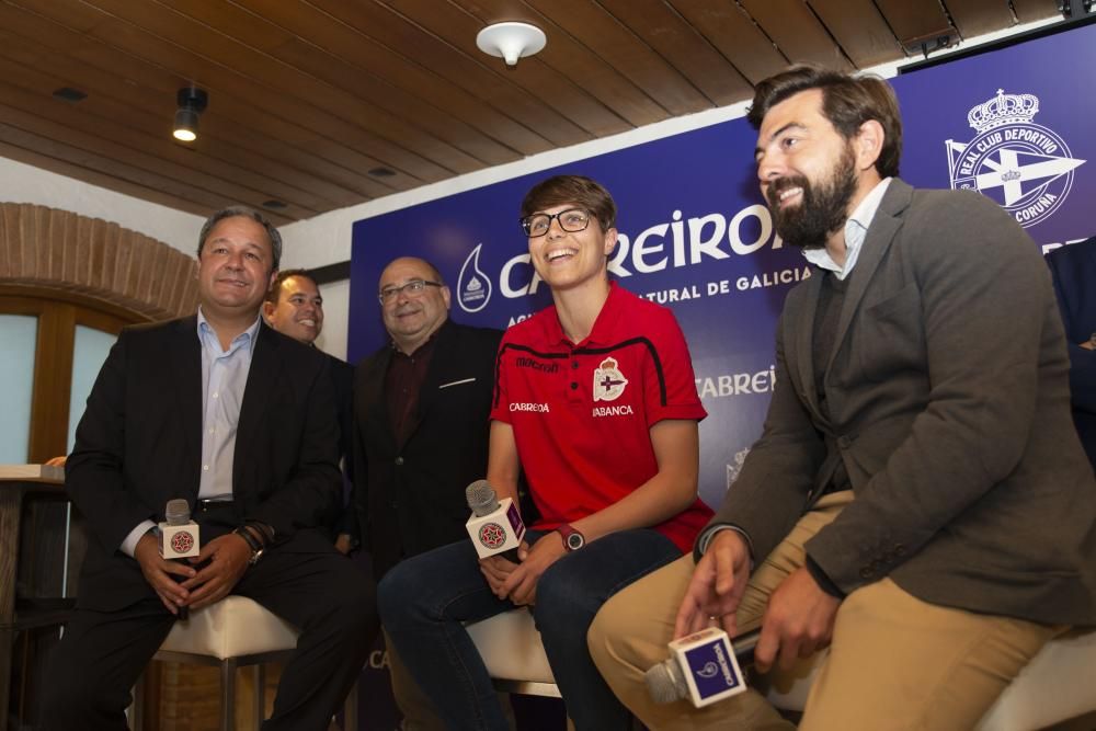 Homenaje de campeonas para el Deportivo Abanca