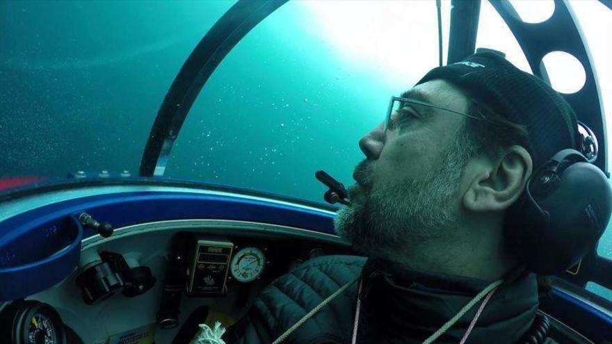 Javier Bardem desciende en submarino al fondo del Antártico
