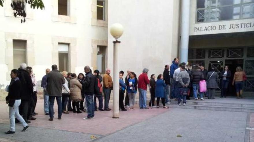 El Colegio de Abogados de Alicante limita las peticiones de letrado de oficio a treinta a la semana