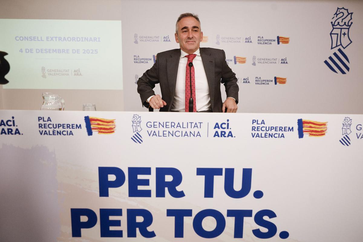 El nuevo portavoz del gobierno valenciano, Miguel Barrachina, tras el primer pleno del nuevo Consell.