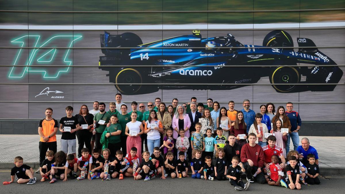 Foto de la última gala del deporte de Llanera, celebrada en el Museo de Fernando Alonso.
