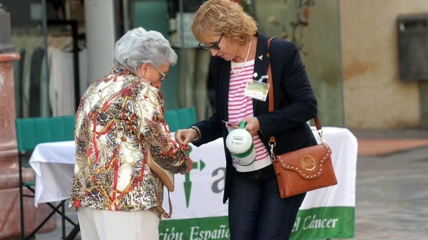 El Ayuntamiento recauda 879 euros en una exitosa cuestación contra el cáncer