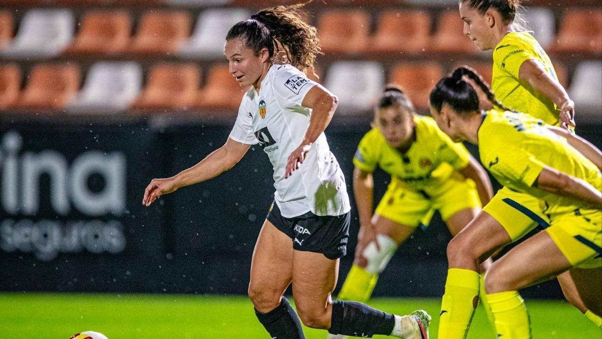 Un lance de juego en el partido de ida en el Antonio Puchades