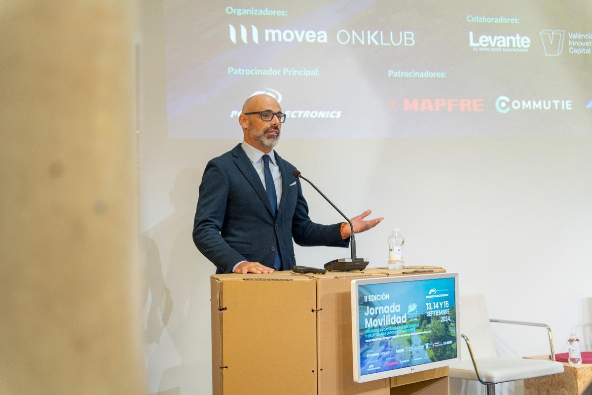 Juan Bueno, CEO de Movea, en la apertura institucional.