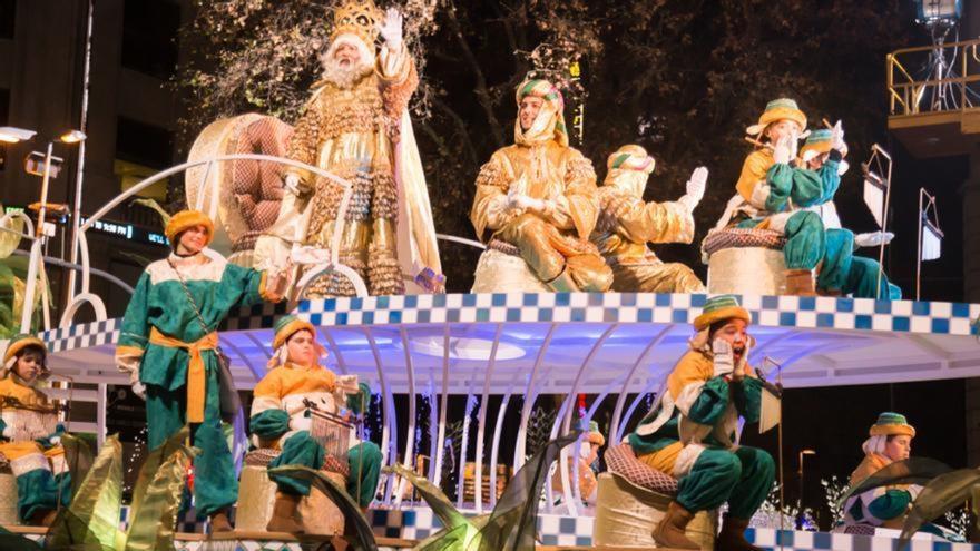 Cabalgata de Reyes Murcia 2023 | A la venta las sillas para la Cabalgata de  Reyes de Murcia