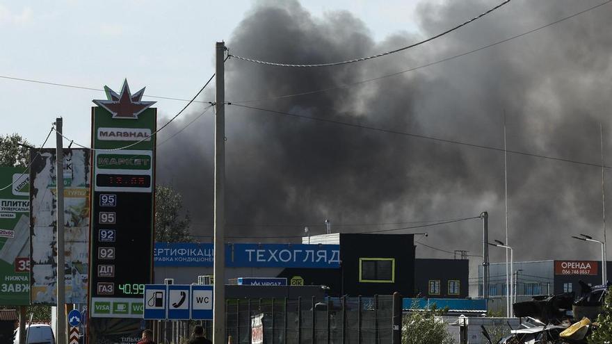 Mueren 11 personas en un nuevo ataque ruso contra Kiev y sus alrededores