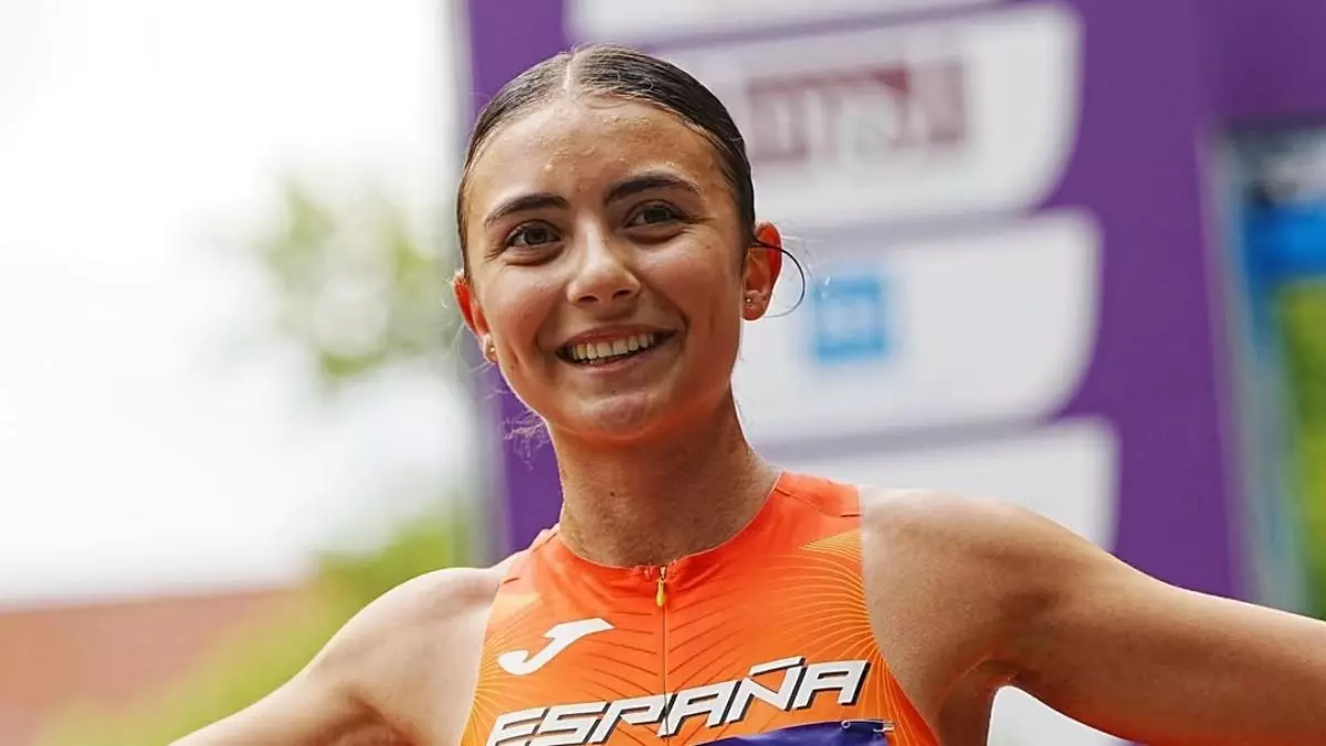 Sof赤a Santacreu gu赤a al equipo femenino al oro continental sub 20