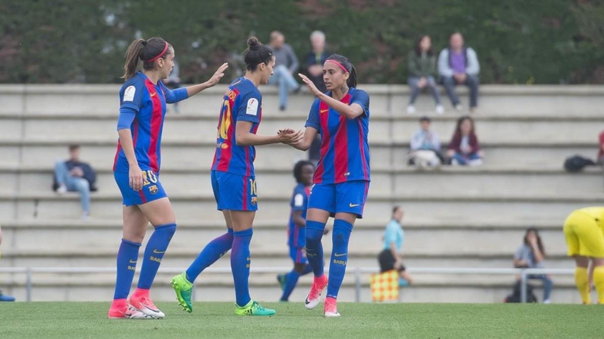 Olga García, Jenni Hermoso y Andressa Alves celebran uno de los goles.