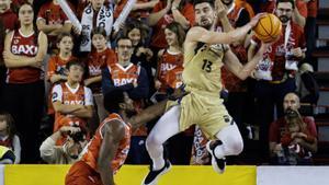 El Barça avassalla el Manresa malgrat totes les baixes