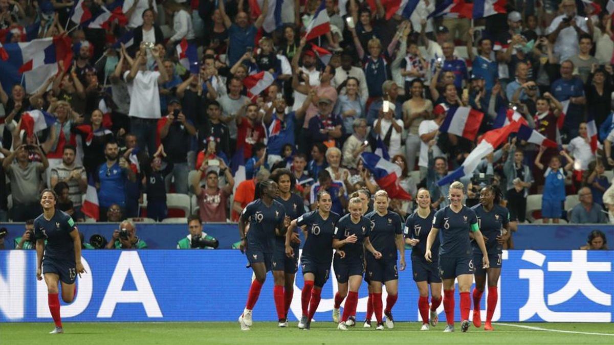 Francia celebra un gol ante Noruega