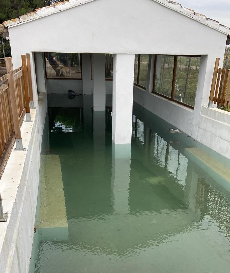 El lavadero municipal inundado.