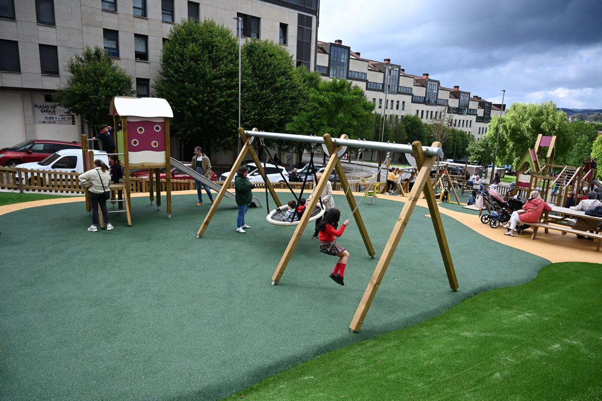 PONTEVEDRA.Inaguración del parque infantil de la Plaza das Regas