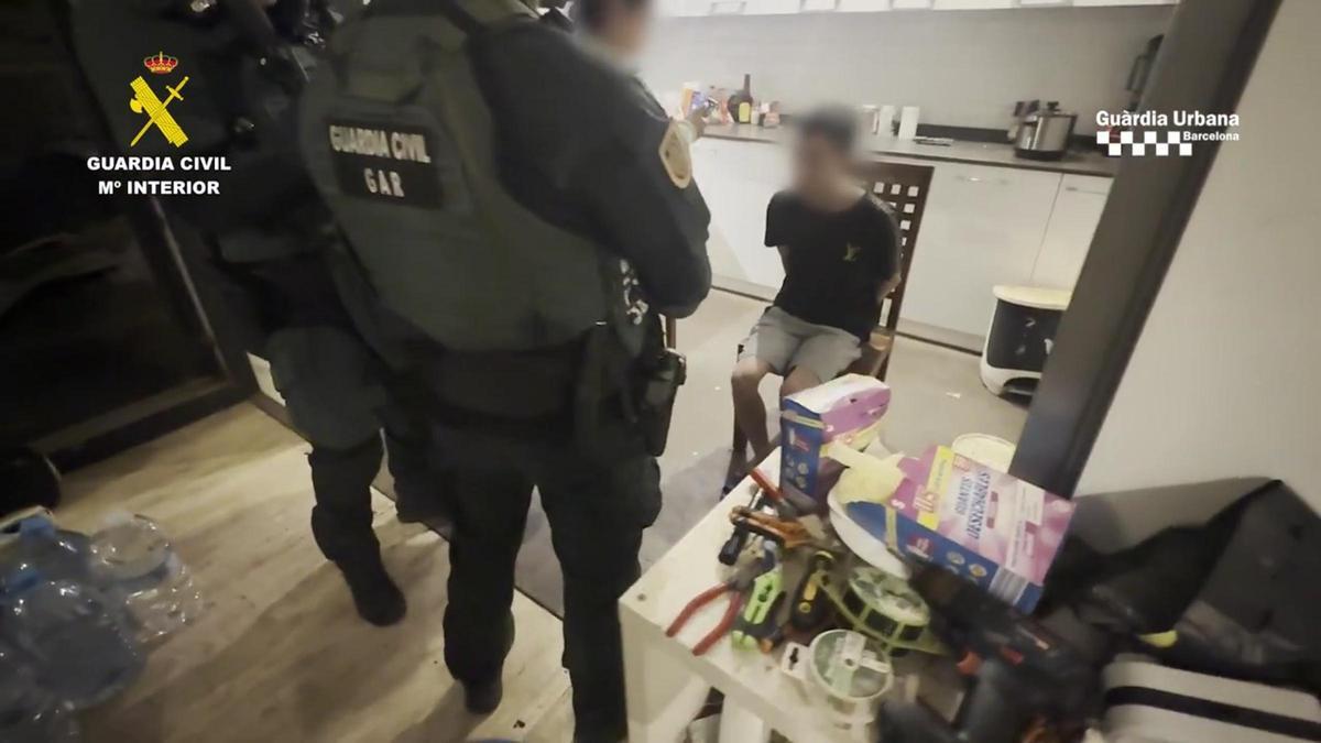 Liberadas cinco víctimas de tráfico de seres humanos y desmantelada una red criminal en Barcelona relacionada con la marihuana