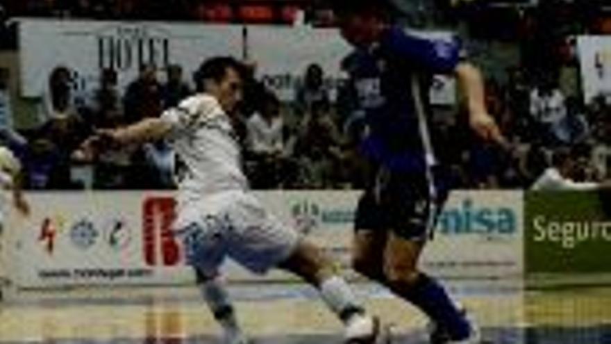 El DKV Zaragoza comienza con mal pie su pelea por el título