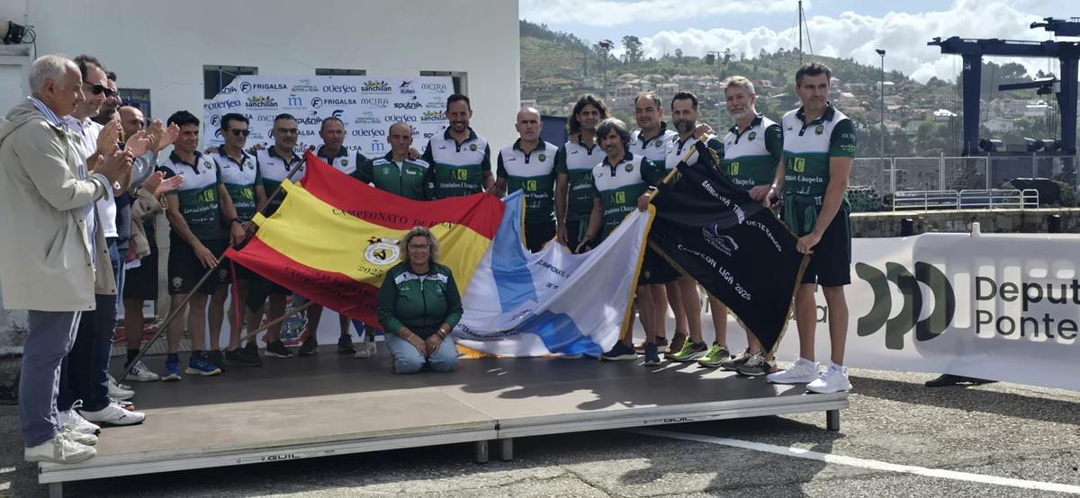 Un homenaje de la Sociedade Deportiva Samertolaméu de remo