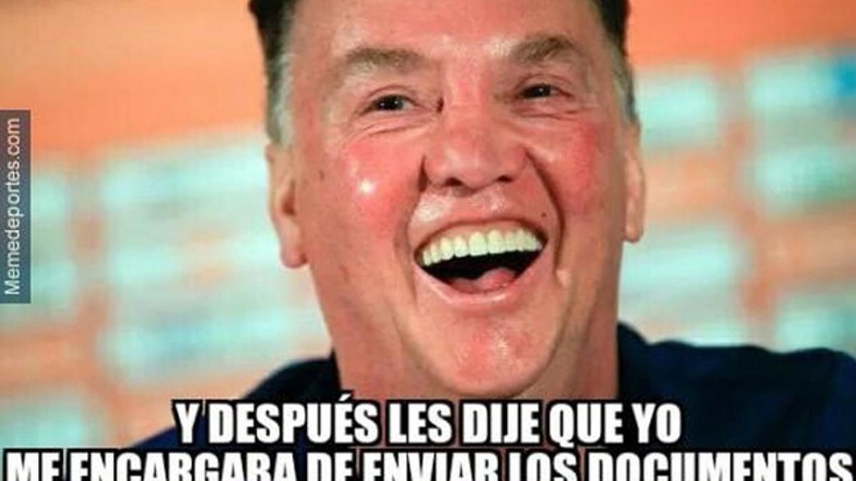 Louis Van Gaal, protagonista de algunos de los mejores memes del 'caso De Gea'