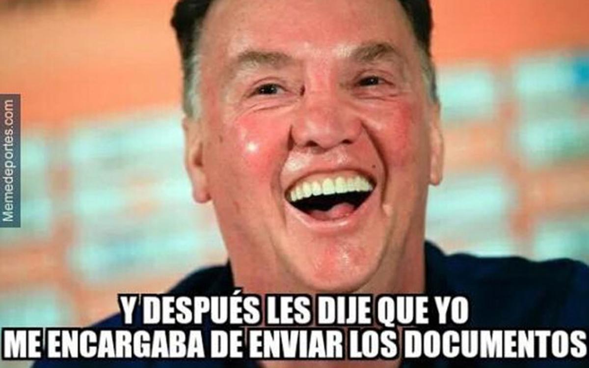 Louis Van Gaal, protagonista de algunos de los mejores memes del 'caso De Gea'
