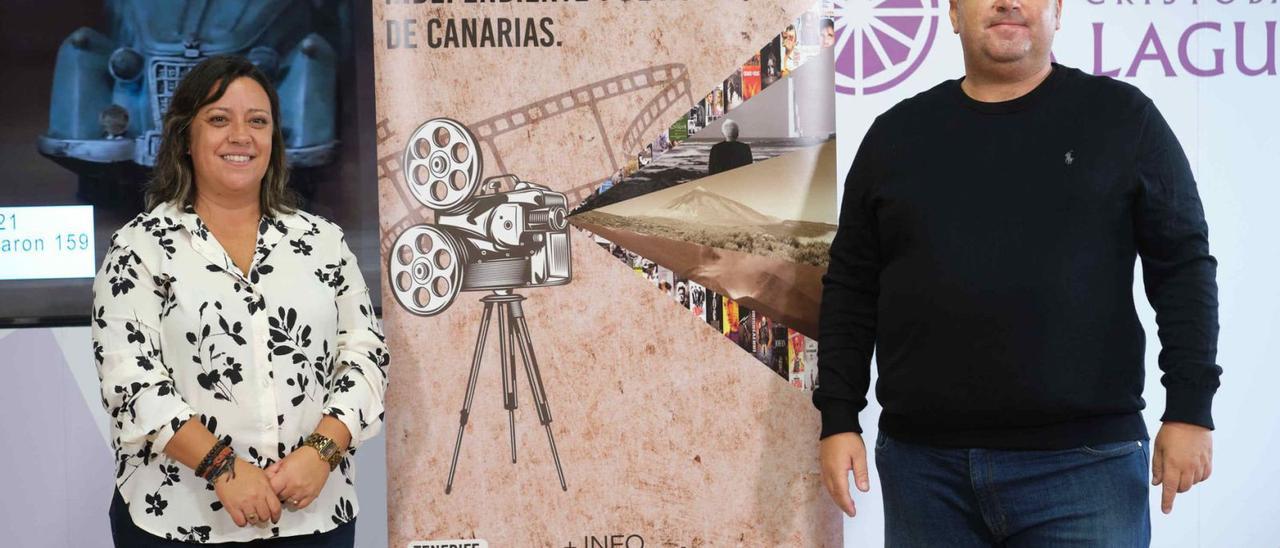 La concejal lagunera Idaira Afonso y el director del festival, Rumén Justo Reyes. | | CARSTEN W. LAURITSEN