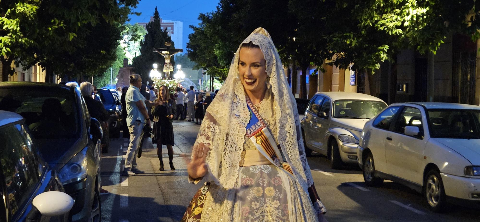 Laura, Paula, las cortes y las fallas de Zaidía acompañan al Cristo de la Fe